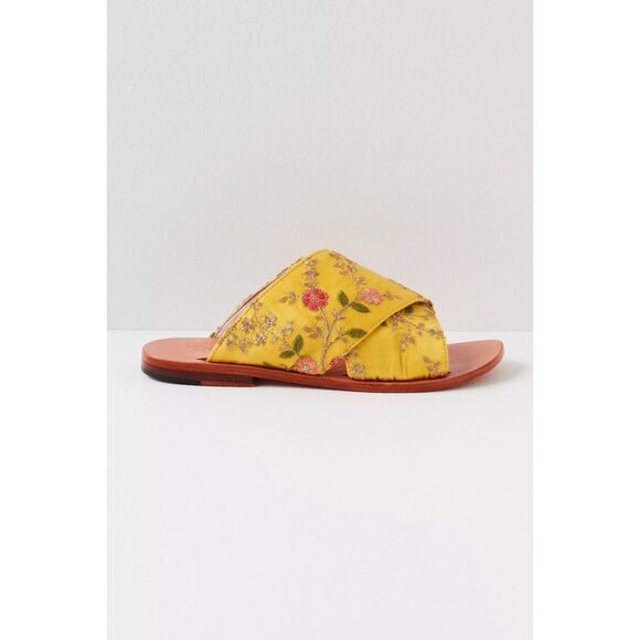 Free People x MOMO New York Sunny Days Slip On Leather Sandals $228 Sz 37 - Picture 3 of 4